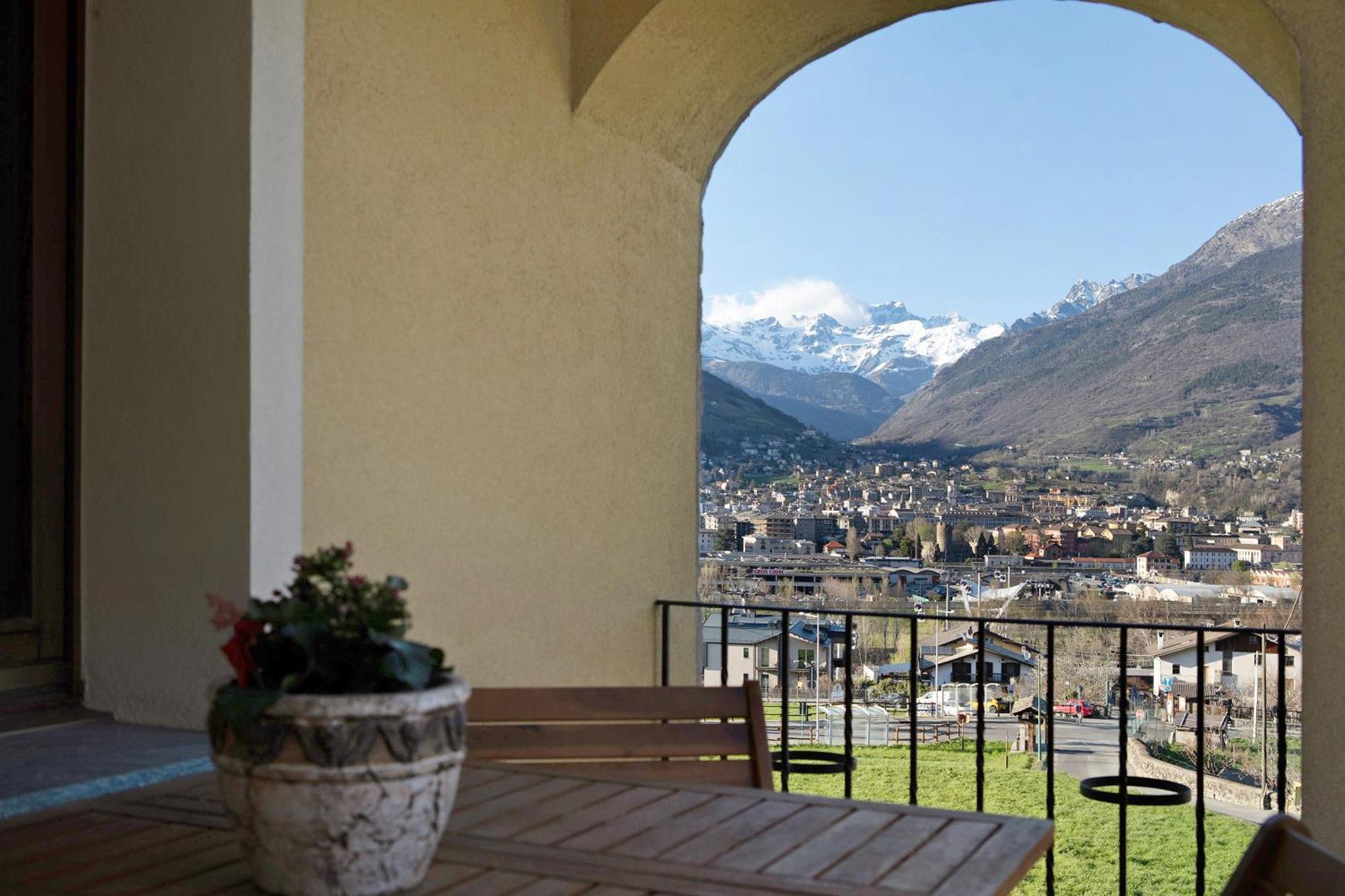 Ampaillan 002 Apartment Aosta Bagian luar foto